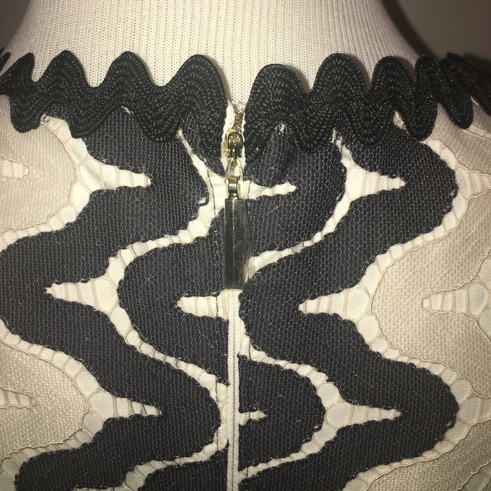 Kate Spade Lace Shift Cream and Black Dress - Size 6 - Picture 4 of 14